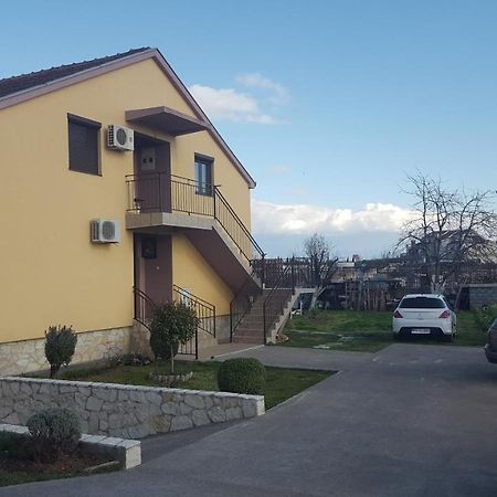 Hostel Vera - Airport Podgorica Zewnętrze zdjęcie